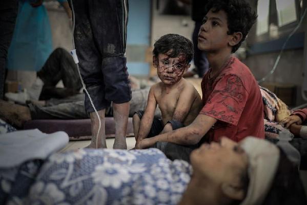 Child in need of help in Gaza