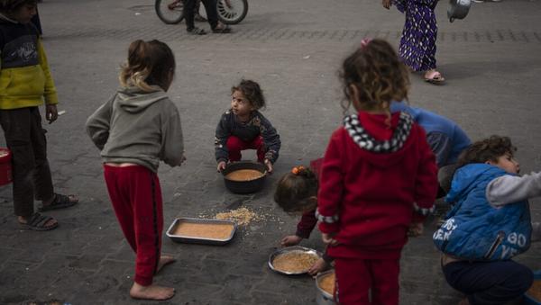 Gaza child receiving medical aid